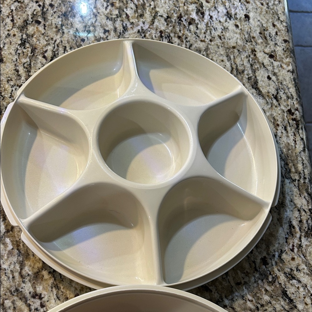 Tupperware Cream Food Storage Container - Picture 6 of 11